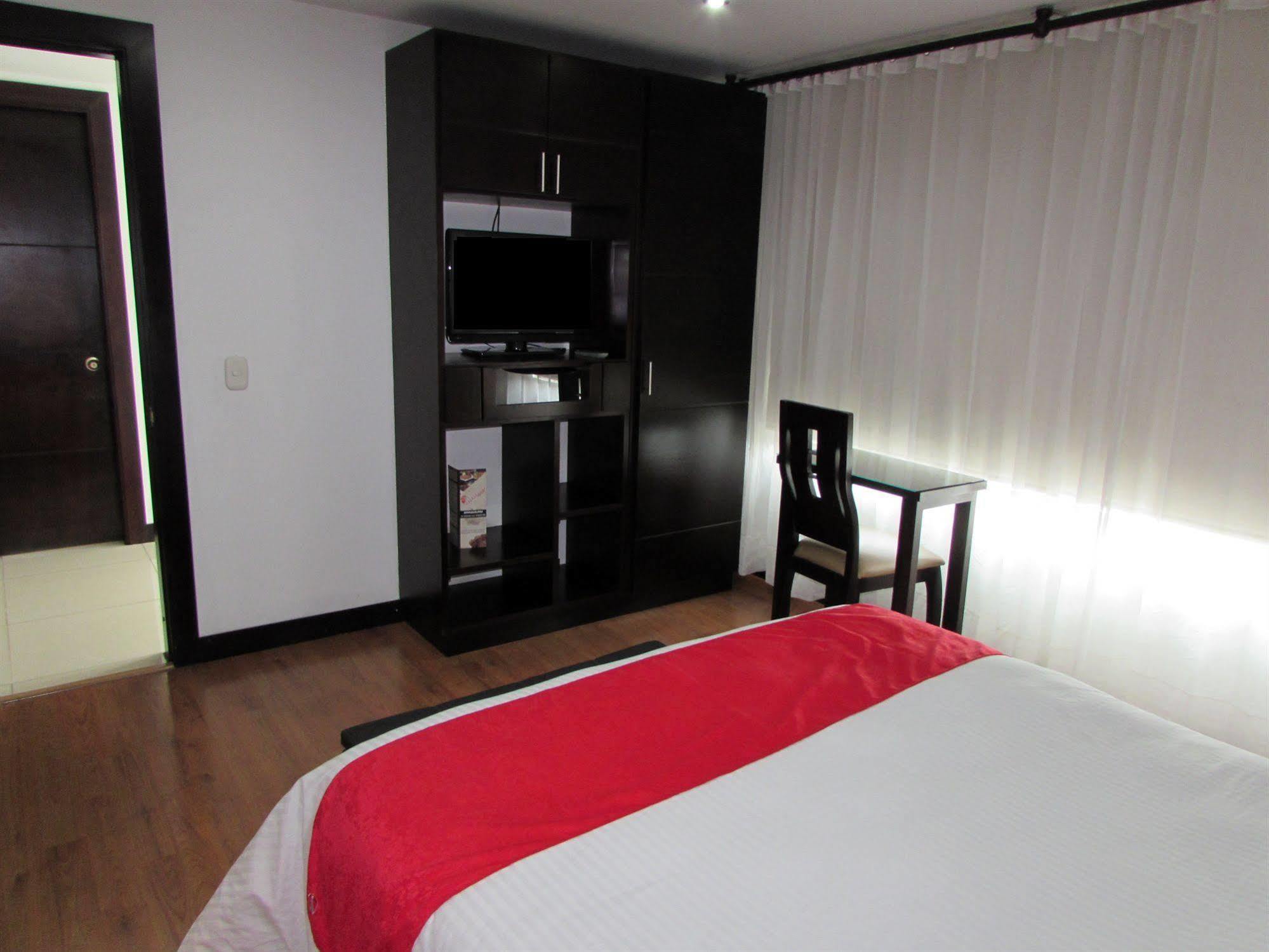 Aw Hotel Connect 33 Богота Екстер'єр фото